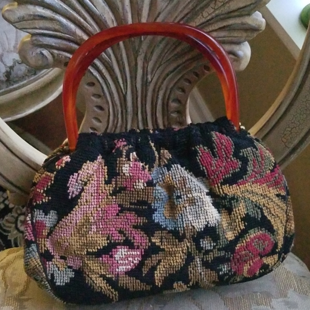 Georgeous Vintage Empress Bag - Picture 2 of 8